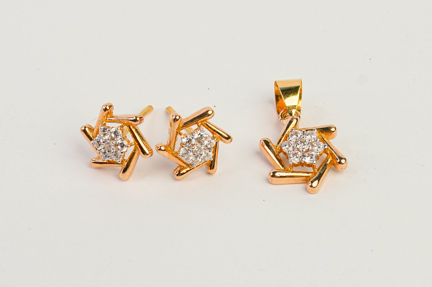 Aurelia Gold Pendant Set