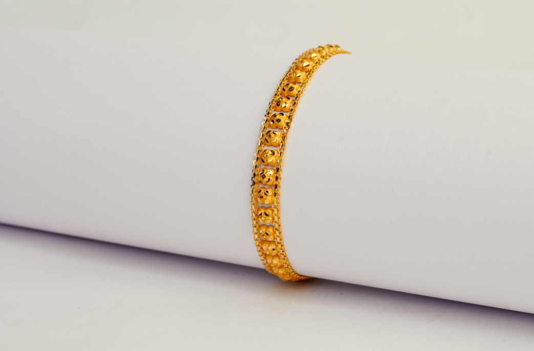 Eirlys Gold Bracelet