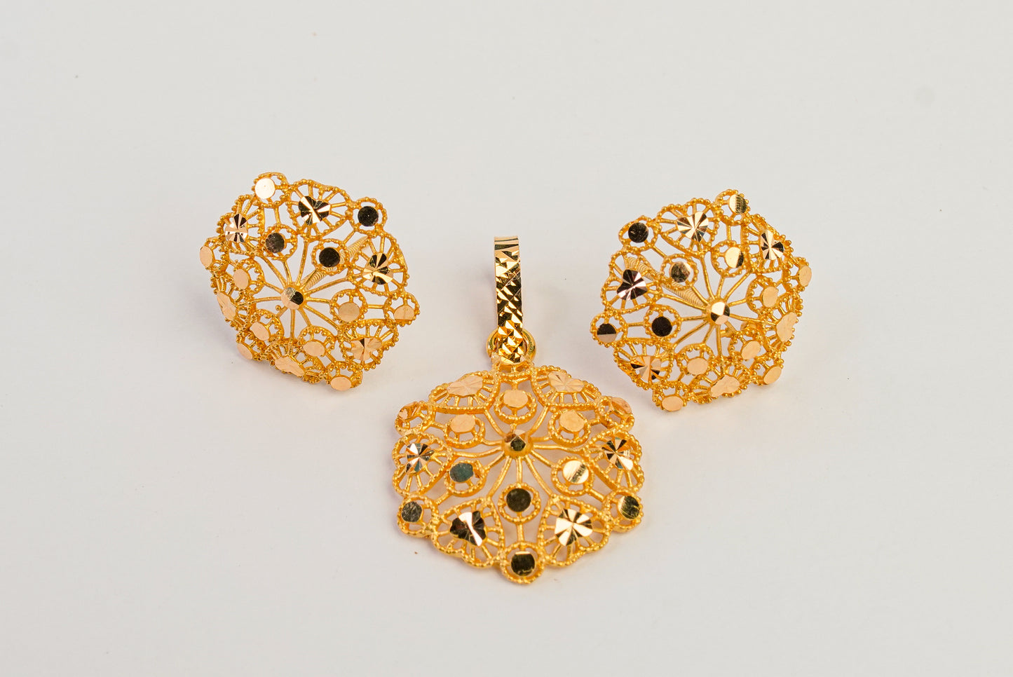 Solara Gold Pendant